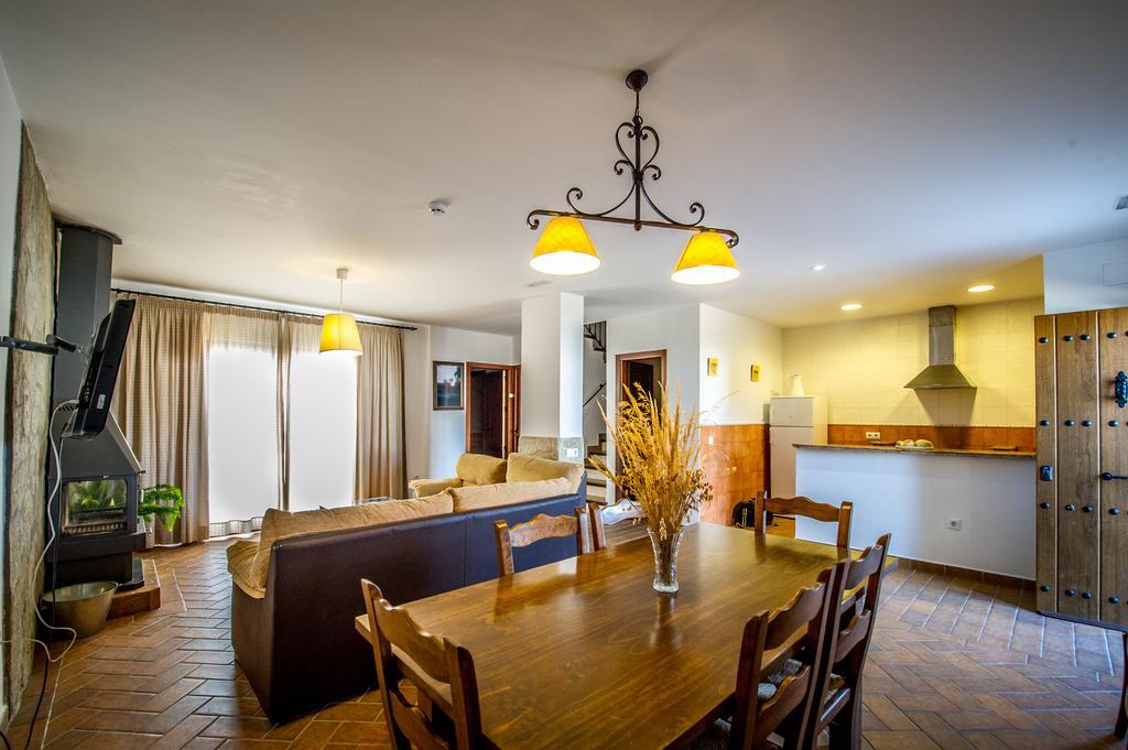 Apartamentos La Venta Del Charco Cardeña Zewnętrze zdjęcie